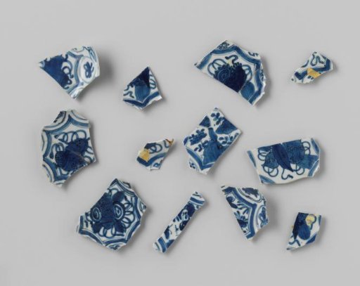 Shards of Plates from the VOC Ship 'Witte Leeuw'