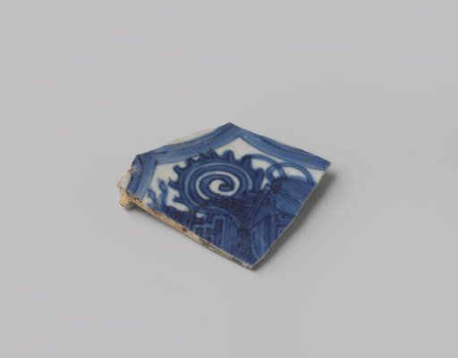 Shard of a Plate from the VOC ship 'Witte Leeuw'