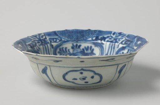 Deep plate from VOC ship the 'White Lion'