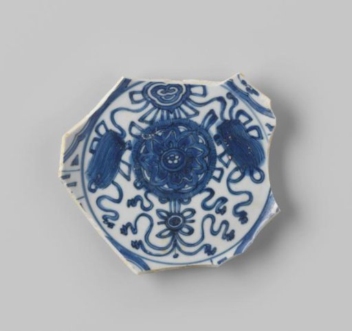 Fragment of a Deep Plate from the VOC Ship 'De Witte Leeuw'