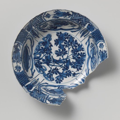 Fragment of a deep plate from the VOC ship 'De Witte Leeuw'