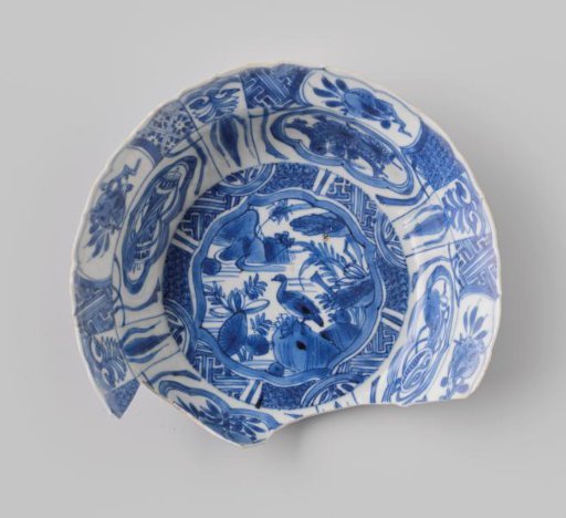 Shallow bowl or klapmuts of Chinese porcelain from the wreck of the Dutch East Indiaman Witte Leeuw