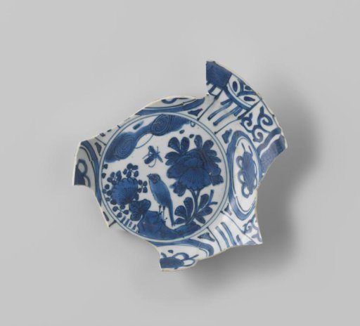 Fragment of a deep plate from the VOC ship 'Witte Leeuw'