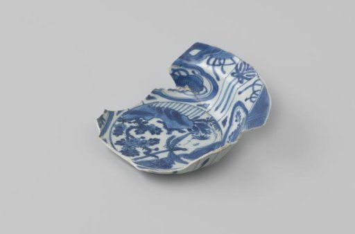 Fragment of a deep plate from the VOC ship 'Witte Leeuw'