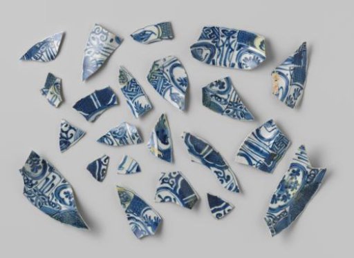 Fragments of kraak porcelain from the VOC ship 'Witte Leeuw'