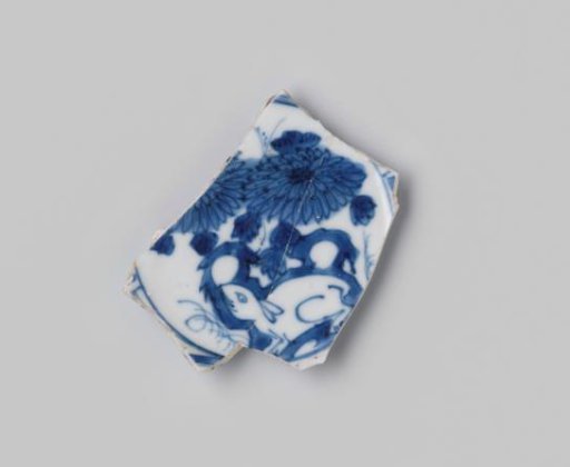 Fragment of a deep dish from the VOC ship 'Witte Leeuw'