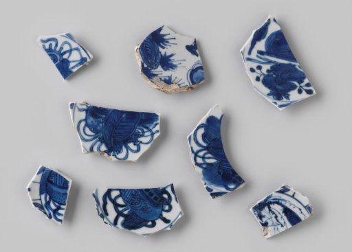 Fragments of plates from VOC ship 'Witte Leeuw'