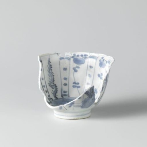 Crow's head cup from the V.O.C. ship the 'Witte Leeuw'