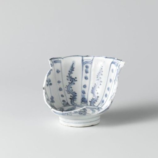 Bowl from the V.O.C. ship the 'Witte Leeuw'