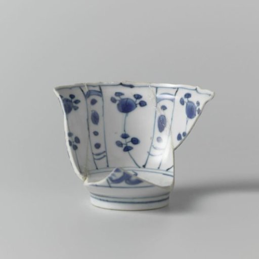 Bowl from the V.O.C. ship the 'Witte Leeuw'