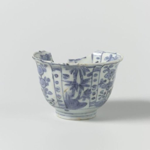 Bowl from the V.O.C. ship the 'Witte Leeuw'