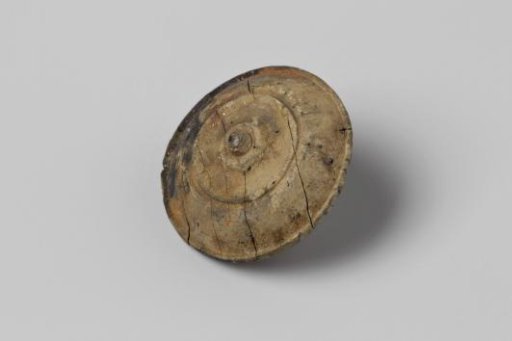 Button from the Wreck of the East Indiaman Hollandia