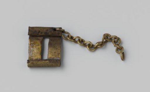 Bracket with chain from the wreck of the East Indiaman Hollandia