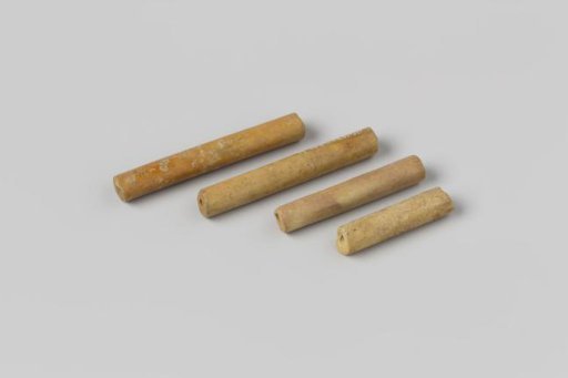 Fragments of pipe stems from the wreck of the East Indiaman Hollandia