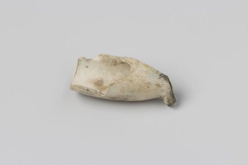 Fragment of a pipe bowl from the wreck of the East Indiaman Hollandia