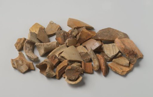 Rim fragments of stoneware and earthenware from the wreck of the East Indiaman Hollandia