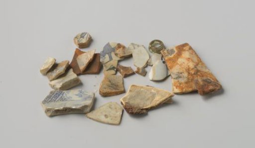 Fragments of earthenware, porcelain and glass from the wreck of the East Indiaman Hollandia