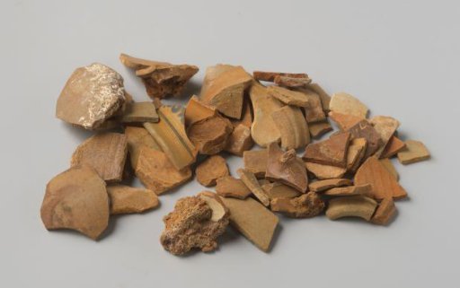 Fragments of stoneware and earthenware from the wreck of the East Indiaman Hollandia
