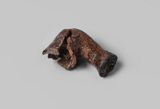 Fragment of a pipe bowl from the wreck of the East Indiaman Hollandia