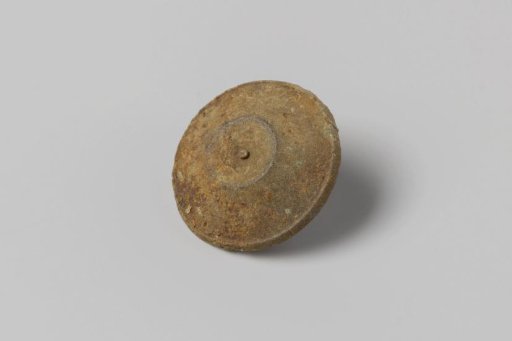 Button from the wreck of the East Indiaman Hollandia