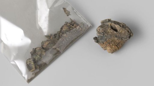 Fragments of a screw cap from the wreck of the Dutch East Indiaman Hollandia