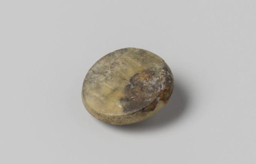 Button from the wreck of the East Indiaman Hollandia