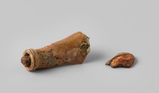 Neck with cork and glass shard from a wine bottle from the wreck of the East Indiaman Hollandia