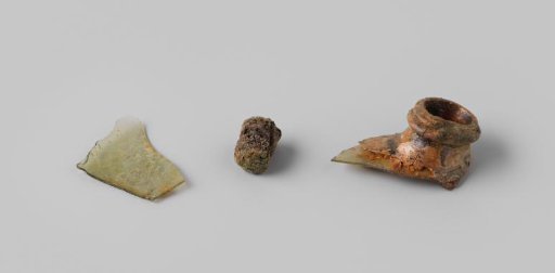 Neck with cork and glass shard from a cellar bottle from the wreck of the East Indiaman Hollandia