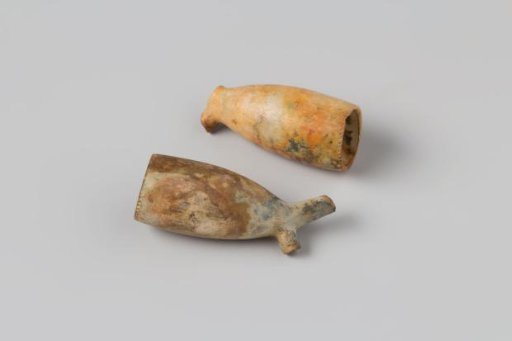 Pipe bowls from the wreck of the East Indiaman Hollandia