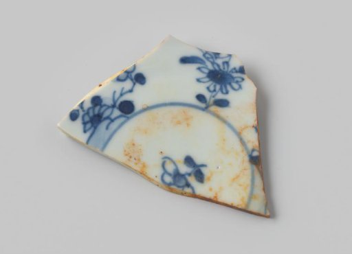 Base fragment of a saucer from the wreck of the East Indiaman Hollandia