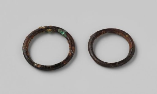 Ring-Shaped Fragments from the Wreck of the East Indiaman Hollandia