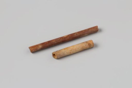 Fragments of pipe stems from the wreck of the East Indiaman Hollandia