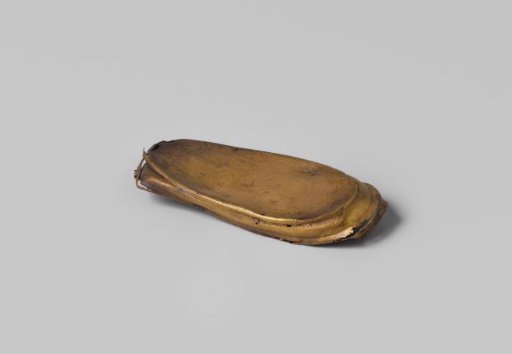 Tobacco box without a lid from the wreck of the East Indiaman Hollandia