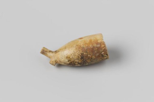 Fragment of a pipe bowl from the wreck of the East Indiaman Hollandia