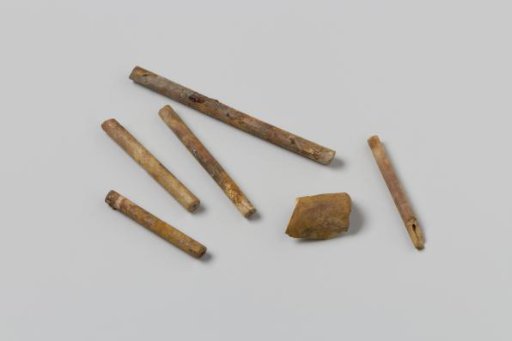 Fragments of pipe stems and a fragment of a pipe bowl from the wreck of the East Indiaman Hollandia