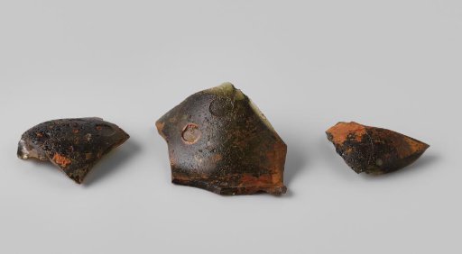 Fragments of wine bottles from the wreck of the East Indiaman Hollandia