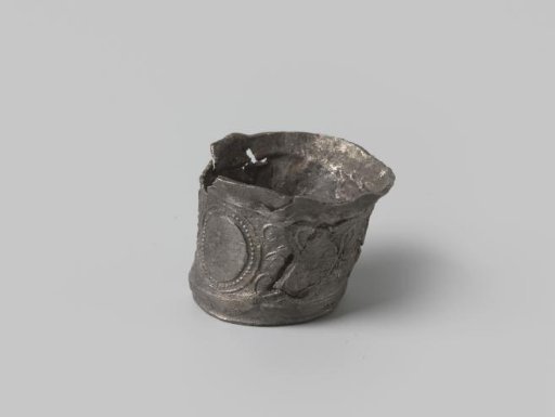 Cup from the wreck of the Dutch East Indiaman Hollandia