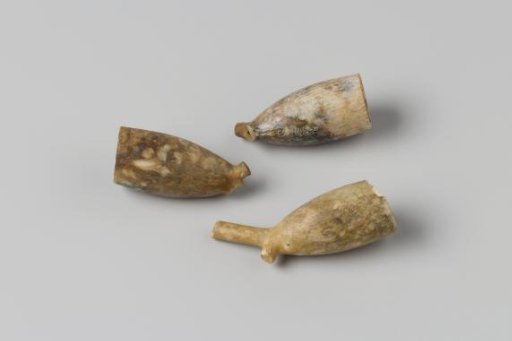 Pipe bowls from the wreck of the East Indiaman Hollandia