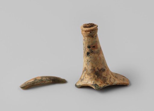 Neck with cork of a wine bottle and a glass shard from the wreck of the East Indiaman Hollandia