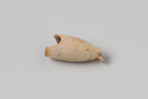 Fragment of a pipe bowl from the wreck of the East Indiaman Hollandia