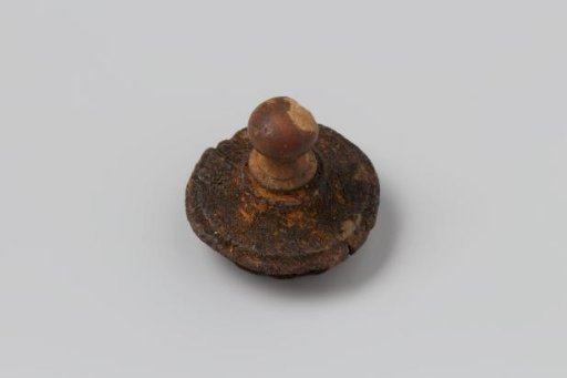 Fragment of a lid from the wreck of the East Indiaman Hollandia