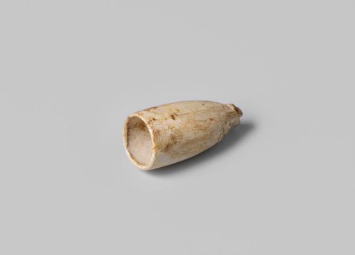 Fragment of a pipe bowl from the wreck of the East Indiaman Hollandia