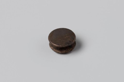Button from the wreck of the East Indiaman Hollandia