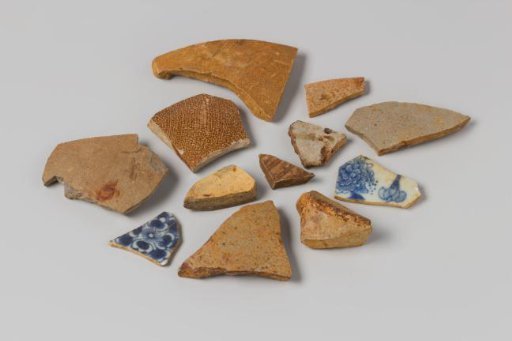 Sherds of jugs and porcelain from the wreck of the East Indiaman Hollandia