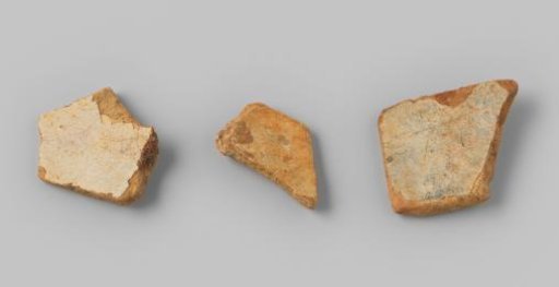 Sherds of plates from the wreck of the East Indiaman Hollandia