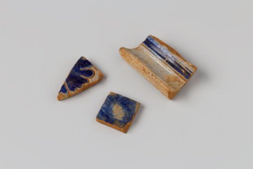 Shards of Pots from the Wreck of the East Indiaman Hollandia