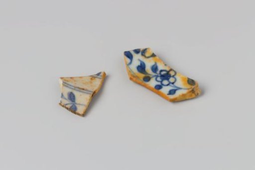 Shards of plates from the wreck of the East Indiaman Hollandia
