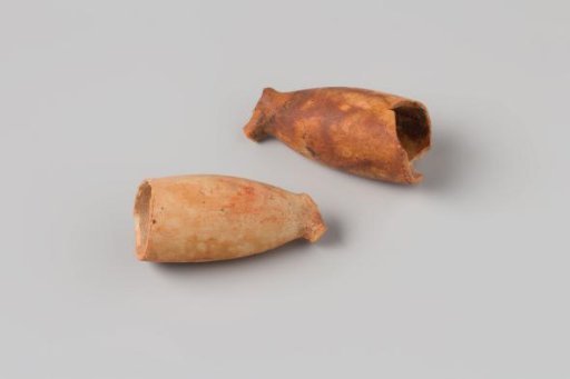 Pipe bowls from the wreck of the East Indiaman Hollandia