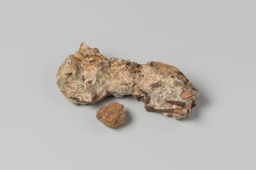 Concretion with fragments of pipe stems from the wreck of the East Indiaman Hollandia