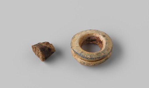 Neck with cork of a wine bottle from the wreck of the East Indiaman Hollandia